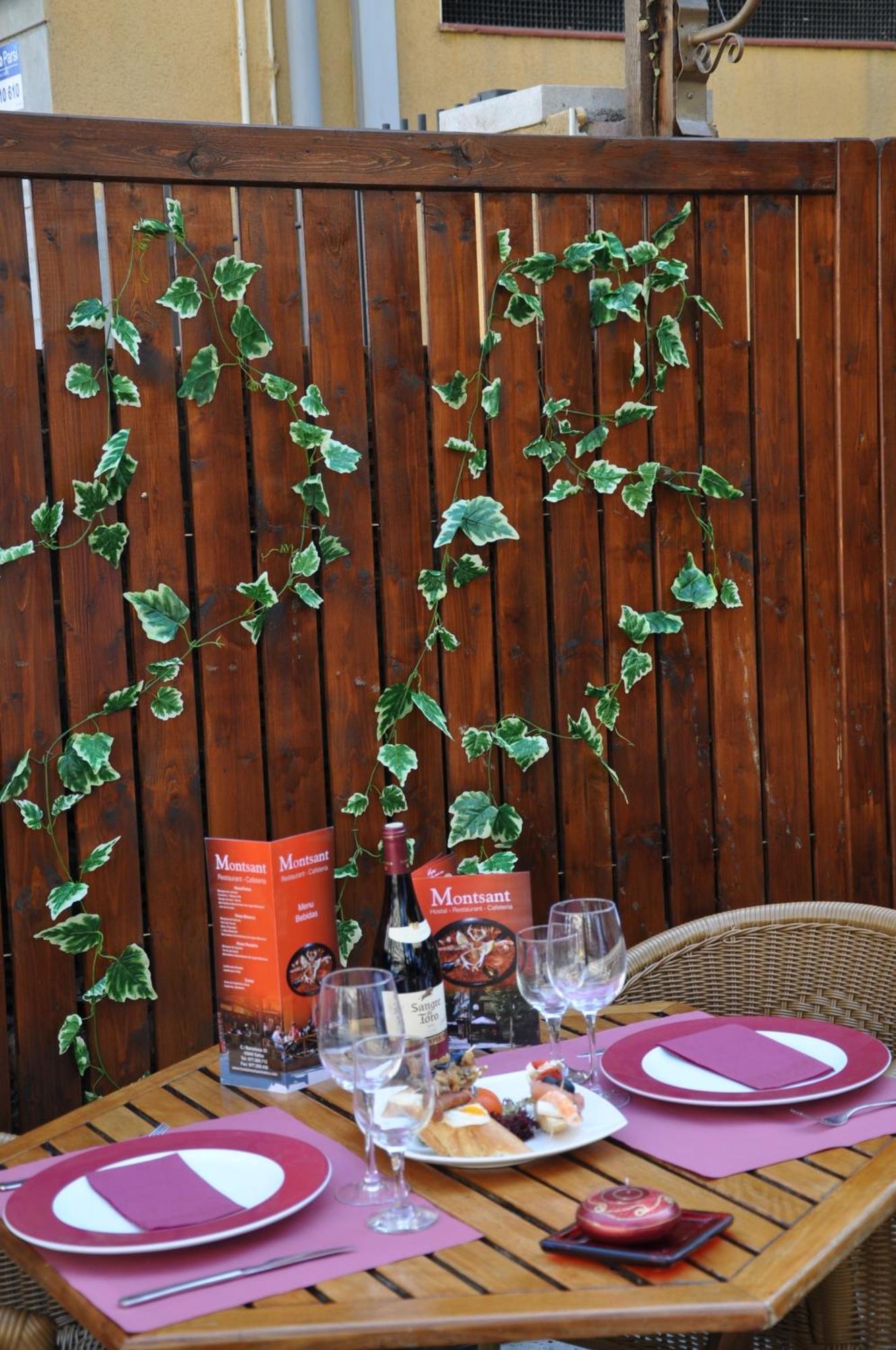 Hostal Montsant Salou Exteriör bild