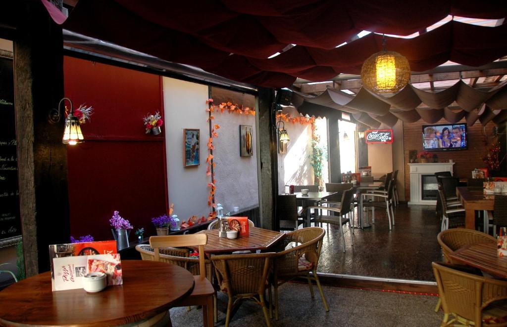 Hostal Montsant Salou Exteriör bild