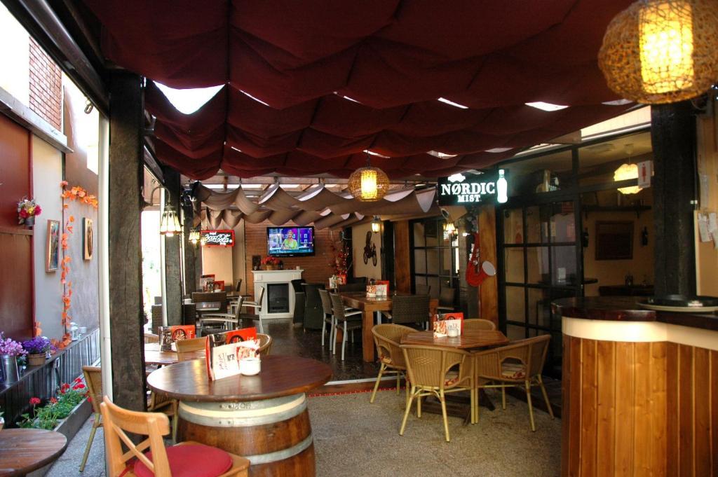 Hostal Montsant Salou Exteriör bild